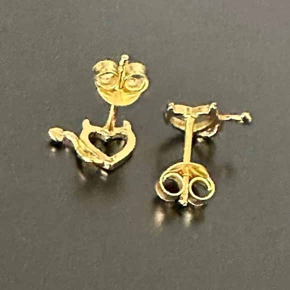 24k Gold Vermeil Devil Heart Tiny Stud Earrings - Picture 5 of 8
